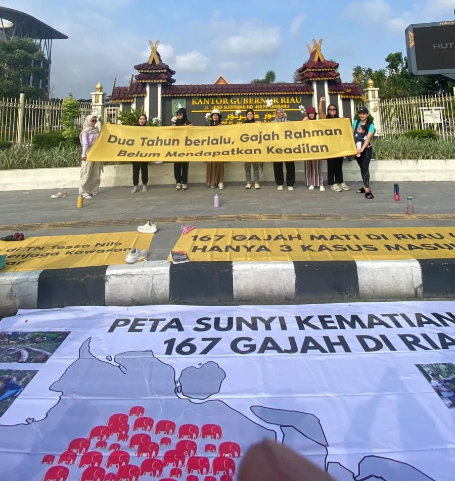 Aksi sunyi peringatan dua tahun kemarian gaja Rahman Foto For Gajah Rahman - Aksi Sunyi Digelar Peringati Dua Tahun Kemat...