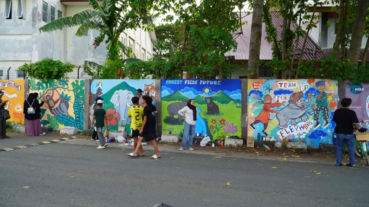 Anak Muda Aceh Suarakan Perlindungan Satwa Lewat Mural Kreatif