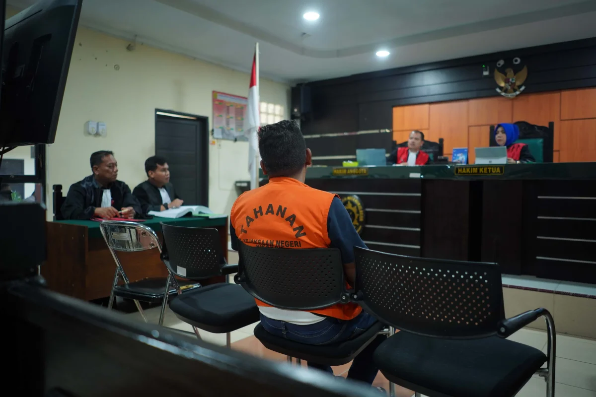 Alfi Hariadi Siregar anggota kepolisian yang menjadi otak kejahatan perdagangan ilegal 12 ton sisik trenggiling Foto Arif...