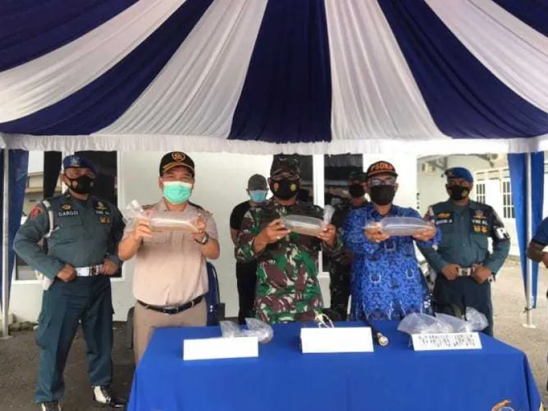 Lanal Lampung Gagalkan Penyelundupan Ratusan Ribu Benur
