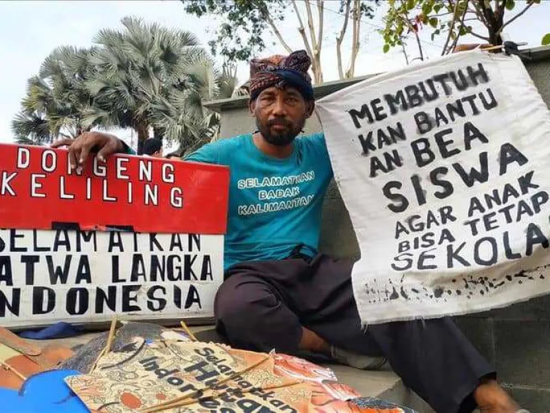 Samsudin, Pendongeng Satwa Berjalan Kaki Keliling Indonesia